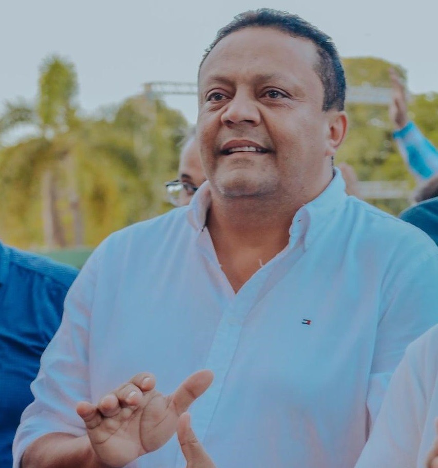 Candidato a vereador é preso ao ser flagrado com R$ 300 mil em dinheiro, paga fiança e é solto