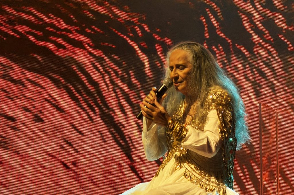 Maria Bethânia lança o álbum ao vivo do show dos 60 anos de carreira