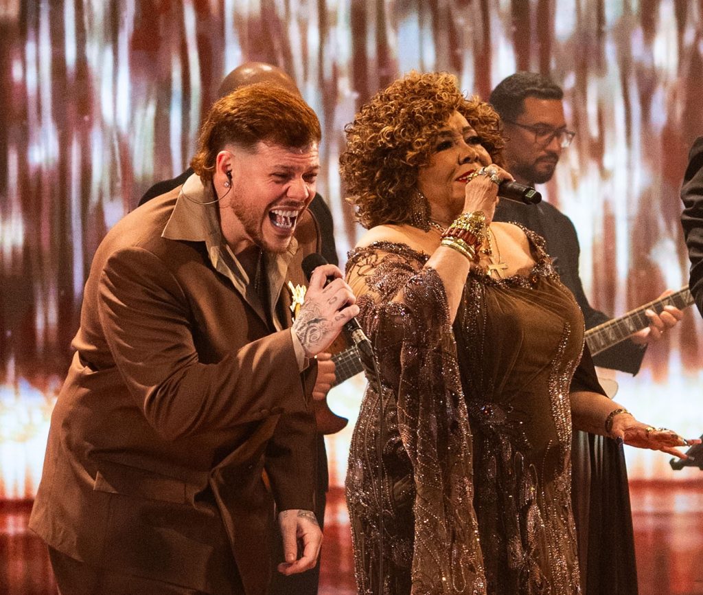 Ferrugem lança em dezembro álbum audiovisual em tributo a Alcione com 13 músicas do repertório da cantora